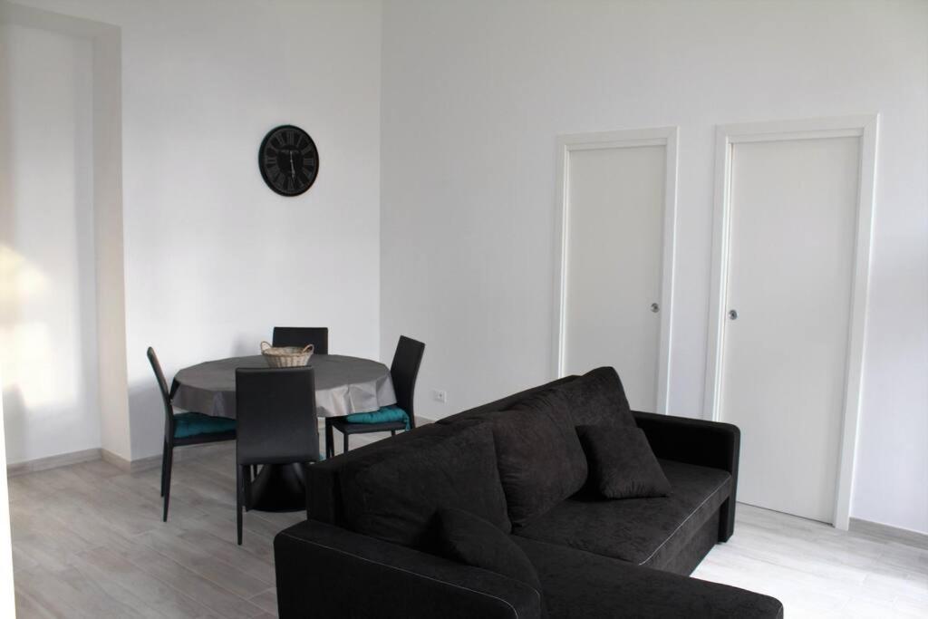 Appartement Menton Au Coeur De La Vieille Ville ภายนอก รูปภาพ